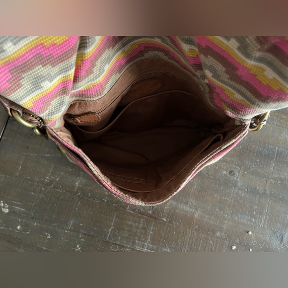 Fossil Explorer Aztec fold over bag/purse - Picture 16 of 16